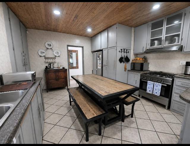 3 BEDROOM HOUSE FOR SALE IN THREE RIVERS